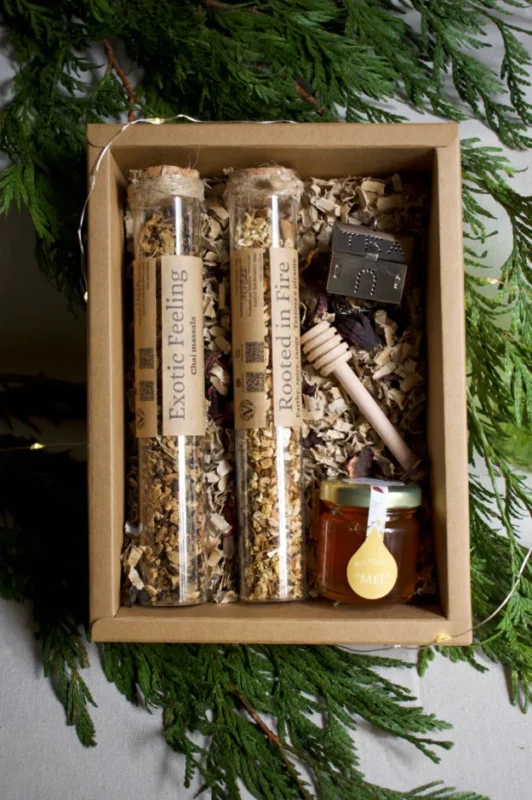 cropped Christmasbox 10.webp